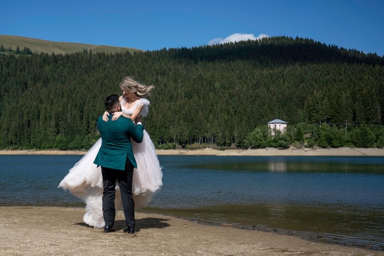 Read more about the article Fotograf nunta